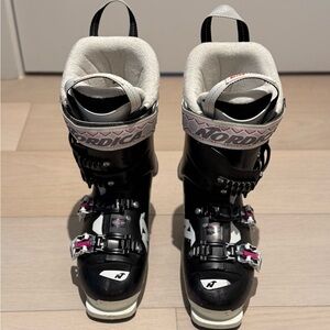 Nordica Womens Ski Boots - Nordica Speed Machine 105W